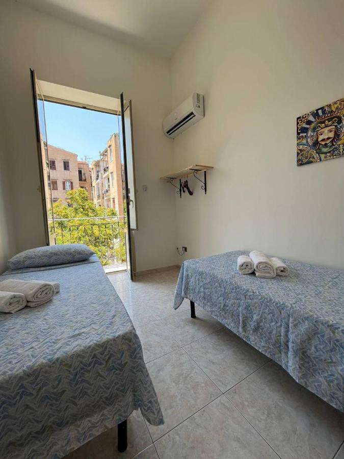 Al Cortile Di Maqueda Lägenhet Palermo Exteriör bild